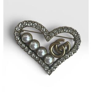 Gucci Vintage Gold Crystal and Pearl CC Heart Brooch (GGXX014)